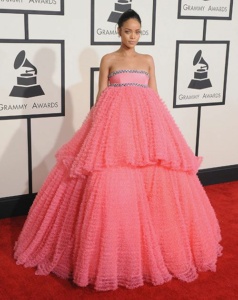 grammys-red-carpet-rihanna